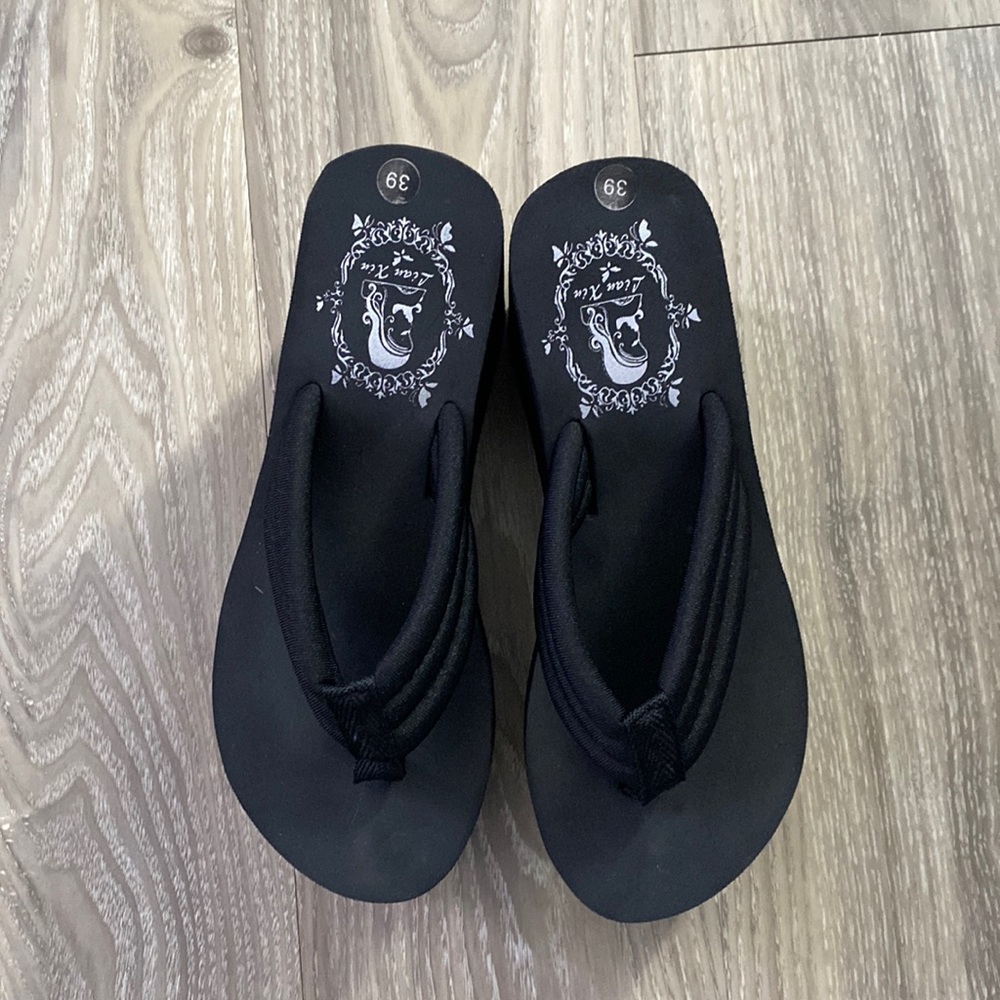 Black Platform flip flops